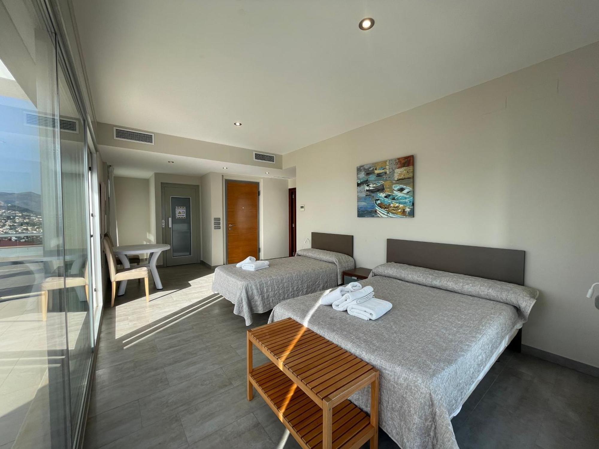 Apartamentos Entremares - Grupo Antonio Perles Calpe Exteriör bild